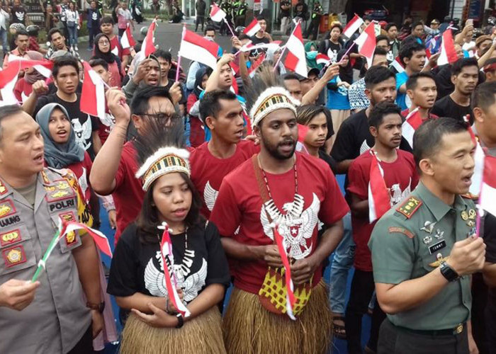 Kumpulkan Kepala Daerah Papua, Kemendagri Siapkan Beasiswa SUP