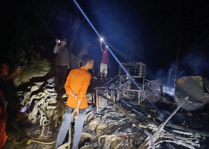 Ditinggal Beli Rokok, Rumah  di Sekonjing Ogan Ilir Terbakar