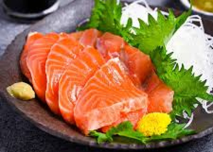 Amankah Makan Salmon Mentah? Simak Penjelasannya!