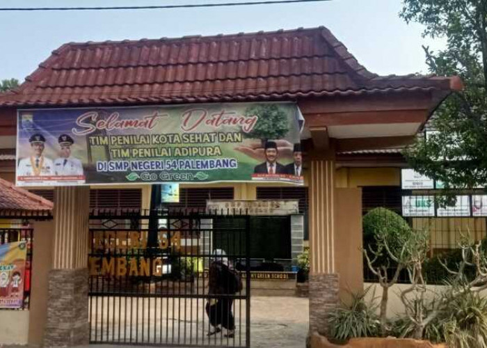 Belajar Daring, Guru SMPN 54 Palembang Tetap Ngantor