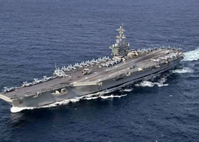 4 Rudal Ghadr IRGC Hajar Kapal Induk Abraham Lincoln