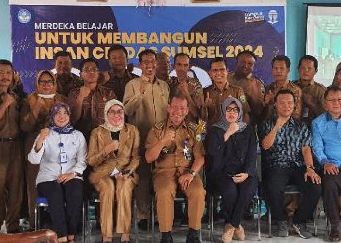 Kepsek SMA-SMK Se-Ogan Ilir Ikuti Diskusi Panel “Merdeka Belajar” di SMAN 1 Indralaya