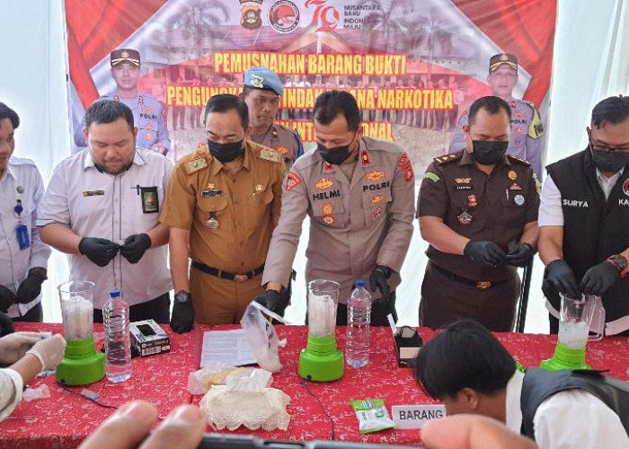 Jelang Hari Bhayangkara, Polres Ogan Ilir Musnahkan 2 Kg Sabu dan 91 Butir Ekstasi, Selamatkan 20.884 Jiwa
