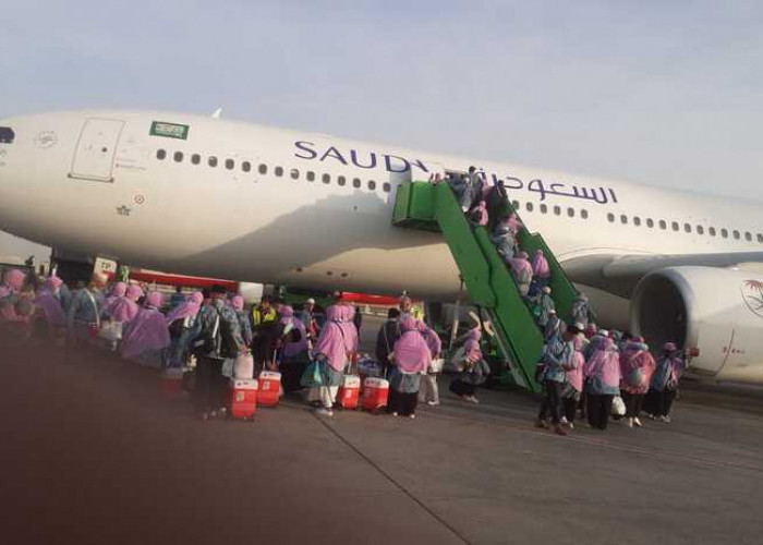 Jemaah Haji Salatiga Meninggal di Pesawat Diturunkan di Bandara Kualanamu, ini Penjelasan PPIH