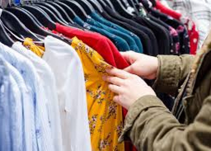 Apa Bedanya Baju Thrift dan Preloved, Mana yang Lebih Baik?
