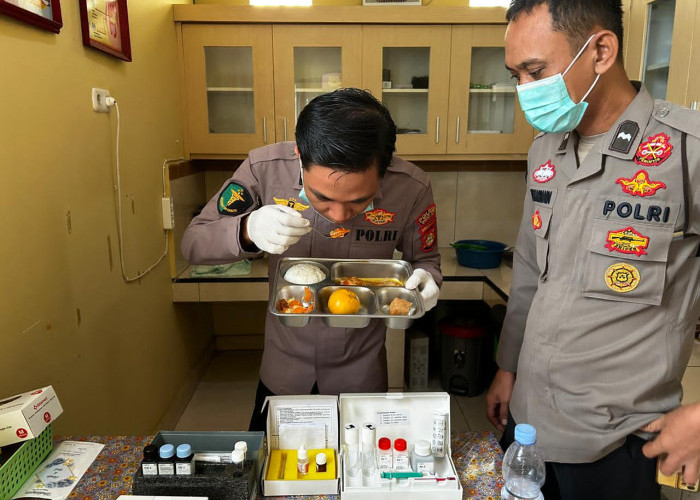 Sidokkes Polres Ogan Ilir Lakukan Pemeriksaan  Mutu dan Menu MBG