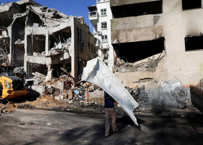 Rudal Iran Hujani Tel Aviv, Ledakan Terjadi di Mana-mana