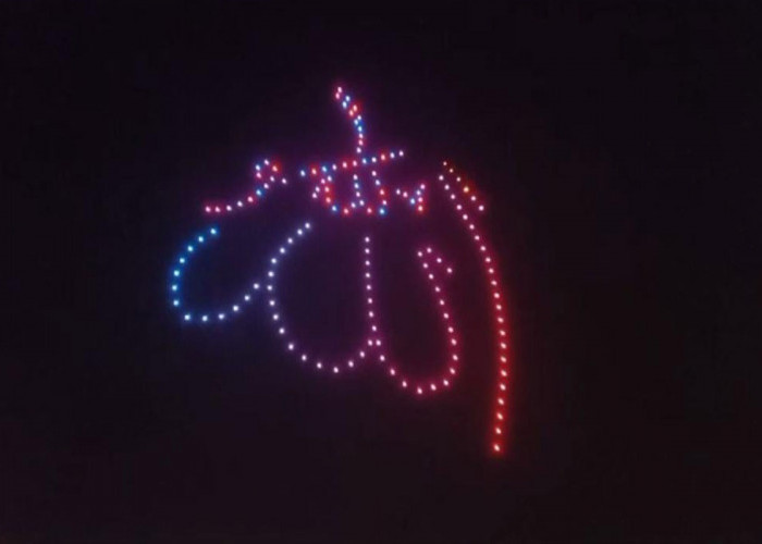 Atraksi Drone Light Show Warnai Pergantian Tahun di Palembang