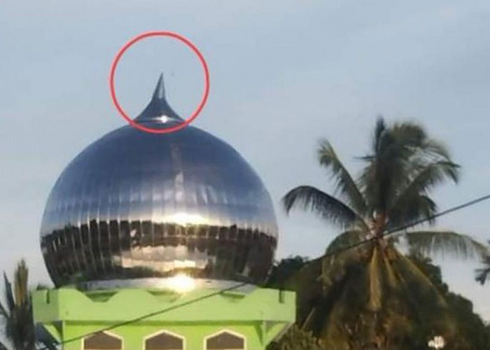 Kubah Emas Masjid Al-Huda Kabupaten Buru Digondol Maling, Begini Ceritanya 