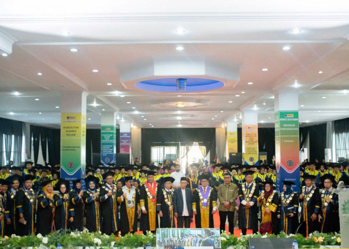 UM Palopo Wisuda 438 Sarjana Baru