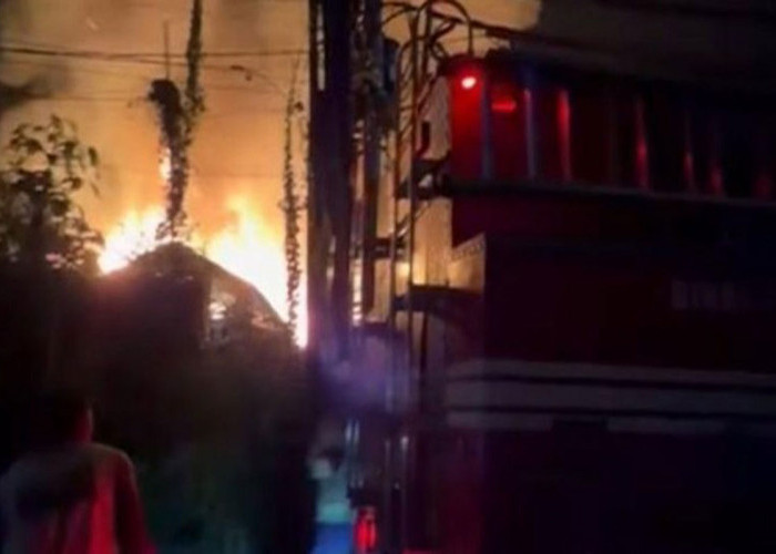 Pesta Kembang Api Hanguskan 10 Vila di Badung