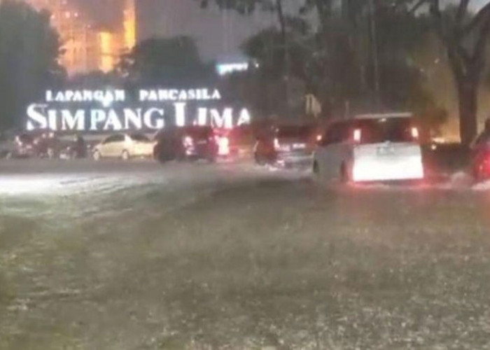 Banjir Kepung Kota Semarang, Ketinggian Air Mencapai 70 cm