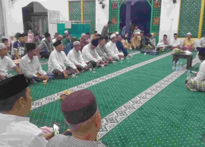Imam Masjid Raya Bandung Serukan Dukung Palistina Ke Warga Ogan Ilir .