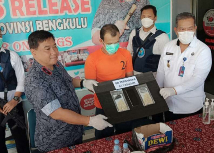 Paket Pempek Campur Ratusan Ekstasi jadi Modus Baru Pengedar Narkoba di Rejang Lebong Bengkulu