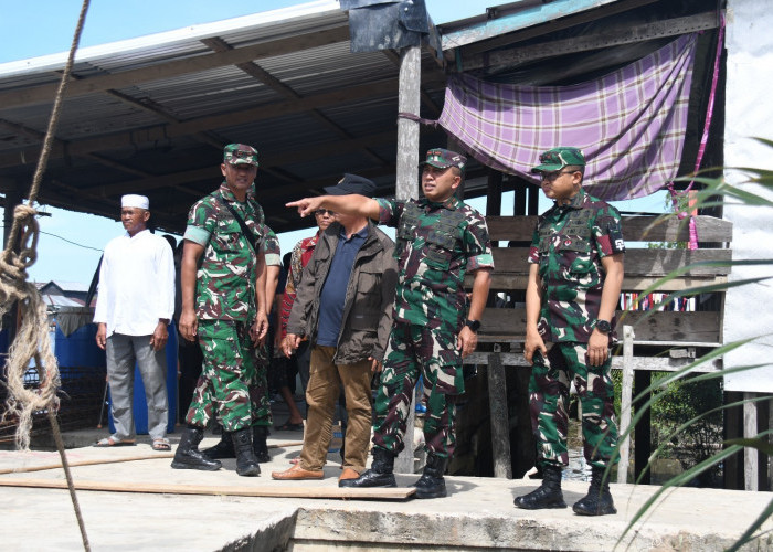Bangun Akses, Danrem 044/Gapo Tinjau Progres Pembangunan Jembatan