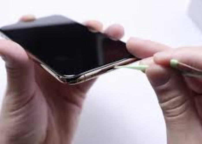 Begini Trik Membersihkan Speaker Handphone dengan Aman