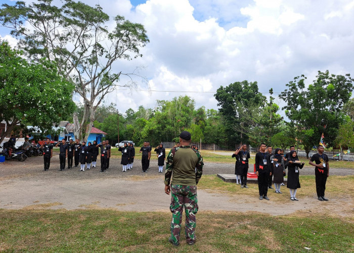 Babinsa Latih Paskibraka di Kecamatan Tanjung Batu, Guna Sambut HUT RI ke 78