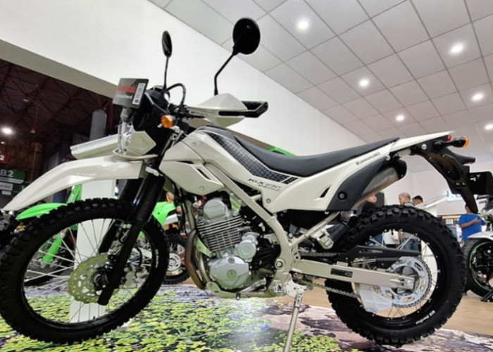 Kawasaki KLX230 Sherpa : Motor Petualang, Tampil Makin Agresif dan Tangguh 