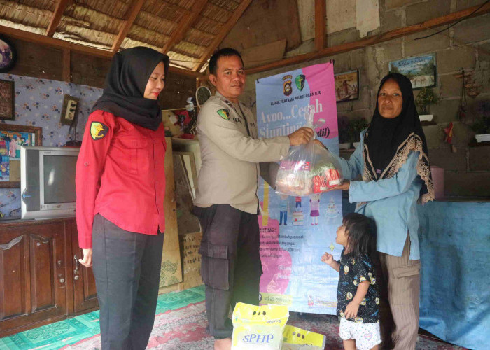 Dokkes Polres Ogan Ilir Berikan Makanan Bergizi Untuk Anak Stunting