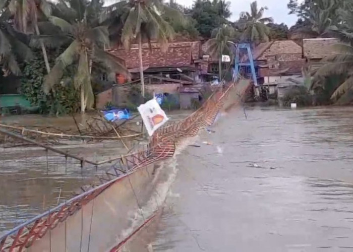 Diterpa Banjir Bandang, Jembatan Muratara Putus