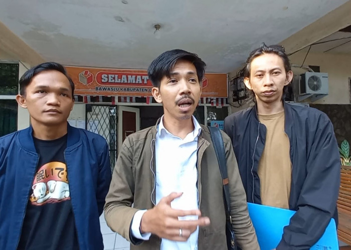 Datangi Bawaslu, Tim Advokasi Paslon MURI Dampingi Gandi Laporkan Oknum Sekretariat PPS Mataram Jaya 