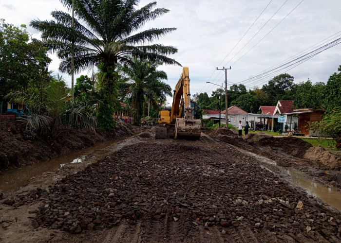 Akhirnya, Pemkab Muba-Pemprov Sumsel Perbaiki Jalan Provinsi Sekayu-PALI