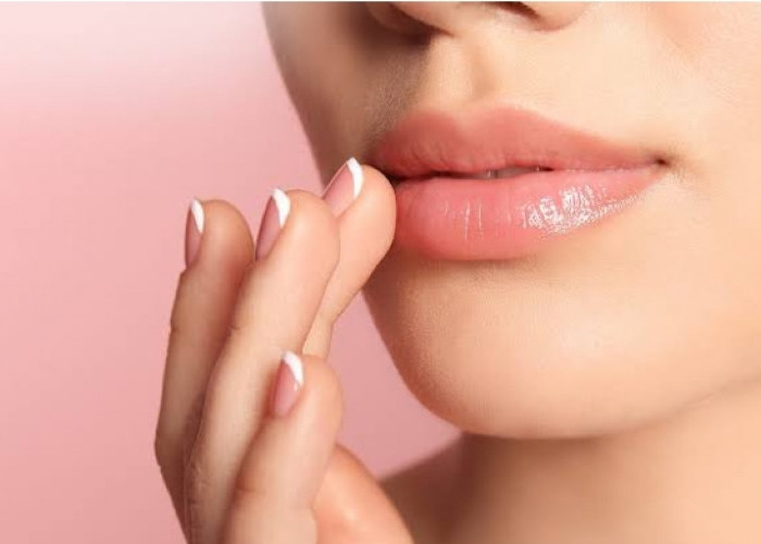 6 Tips Mencerahkan Bibir Secara Alami, Yuk di Coba!