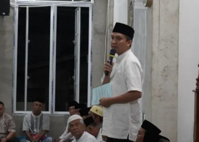 Safari Ramadan di Muara Kuang, Bupati Panca Wijaya Akbar Serahkan Bantuan Masjid dan Masyarakat
