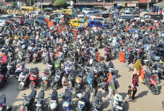 Khawatir Lebaran Jumat, Pasar Indralaya Ogan Ilir  Padat Merayap