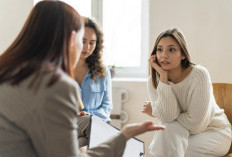 4 Tanda Kepribadian Seseorang yang Diam-diam Suka Melihat Temannya Kesulitan