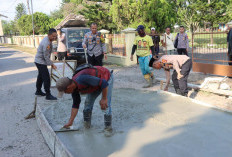 Polres dan Pemkab Ogan Ilir Laksanakan Tambal Jalan Berlubang dan Bersihkan  Sampah