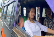 Pulang Sekolah, Putri Langsung Nyetir Angkot Gantikan Ayah