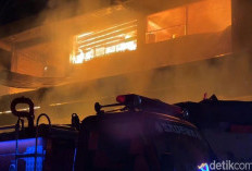 Pasar Rebo Purwakarta Terbakar, Api Belum Berhasil Dipadamkan