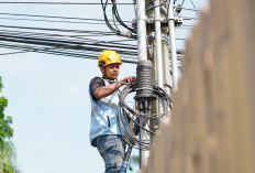 Pemkab OKI Rapikan Kabel Telekomunikasi di Kayuagung