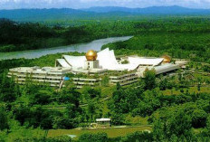 Bangunan Megah di Kalimantan itu Ternyata Milik Sultan Brunei