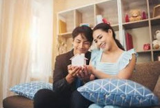 5 Tanda Kepribadian Orang yang Suka Membukakan Pintu untuk Orang Lain