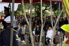 Try Sutrisno Dimakamkan di TMP Kalibata, Dihadiri SBY-JK-Boediono