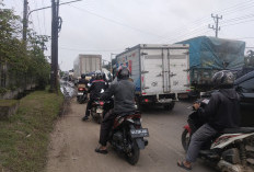Truk Mogok, Jalintim Palembang-Betung Macet Panjang