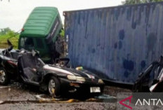 Kontainer Timpa Corolla di Karawang, 3 Penumpang Meninggal