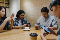 Sering Scrolling HP Saat Ngobrol? Ini 7 Tanda Kepribadian Kamu 