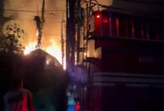 Pesta Kembang Api Hanguskan 10 Vila di Badung